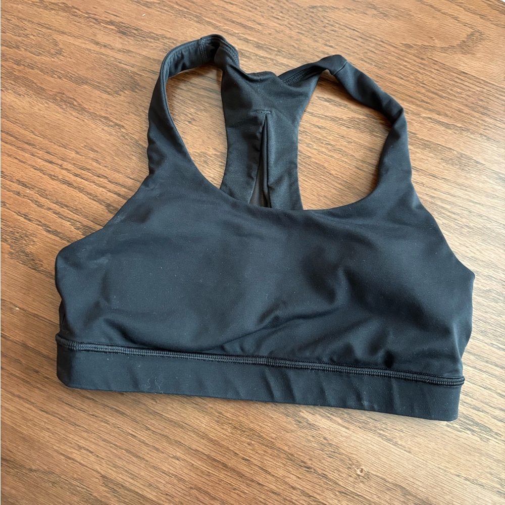 Lululemon Black Mesh Back Sports Bra in Size 4